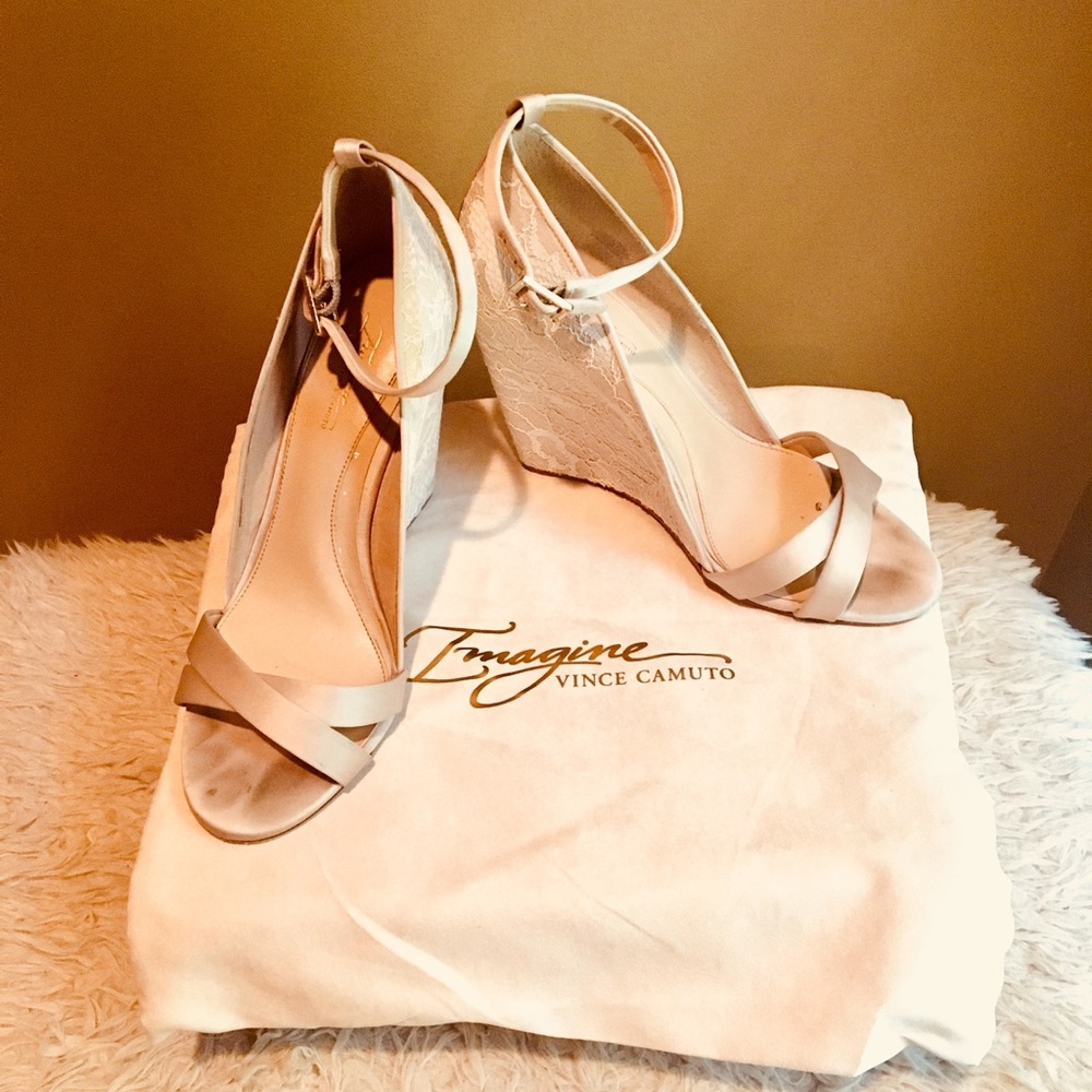 Imagine by Vince Camuto lace wedges, size 9